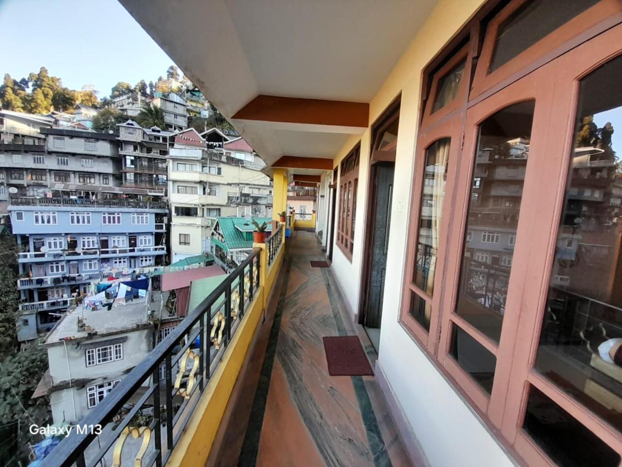 Hotel Jaswin Shanti Priya Darjeeling  Eksteriør billede